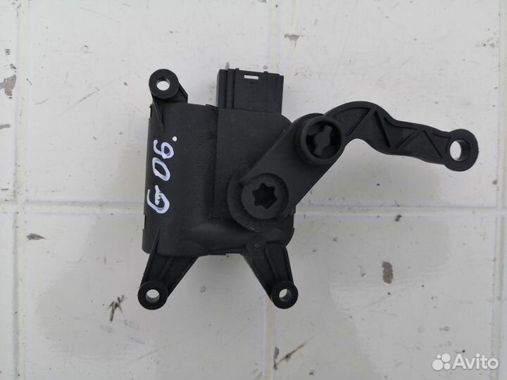 Мотор заслонки печки VW Golf 5 2005 1.6 МКПП