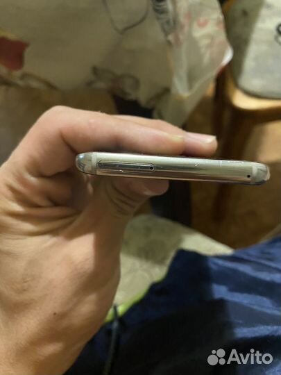 Samsung Galaxy S8, 4/64 ГБ