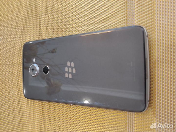 BlackBerry DTEK60, 4/32 ГБ