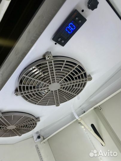 Холодильный шкаф