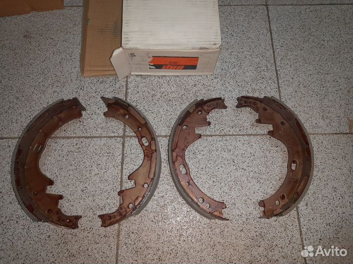 Nissan PickUp Колодки задние Новые