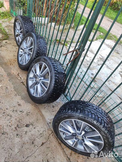 Комплект зимней резины на оригинальных дисках R17