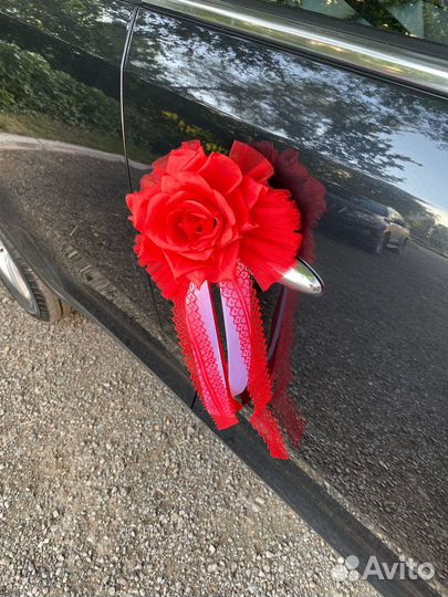 Свадебные украшения на машину в красном № 100