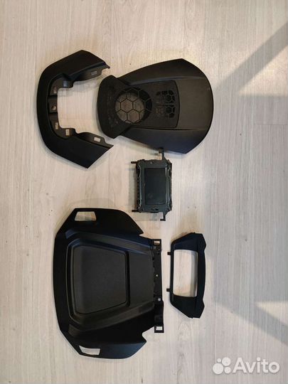 Головное устройство для Kuga G2