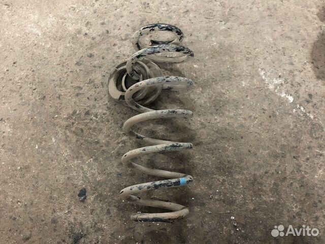 Toyota corolla 150 пружина задняя