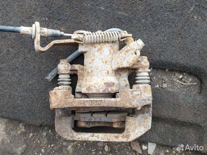 Комплект тормозных суппортов Mazda 6