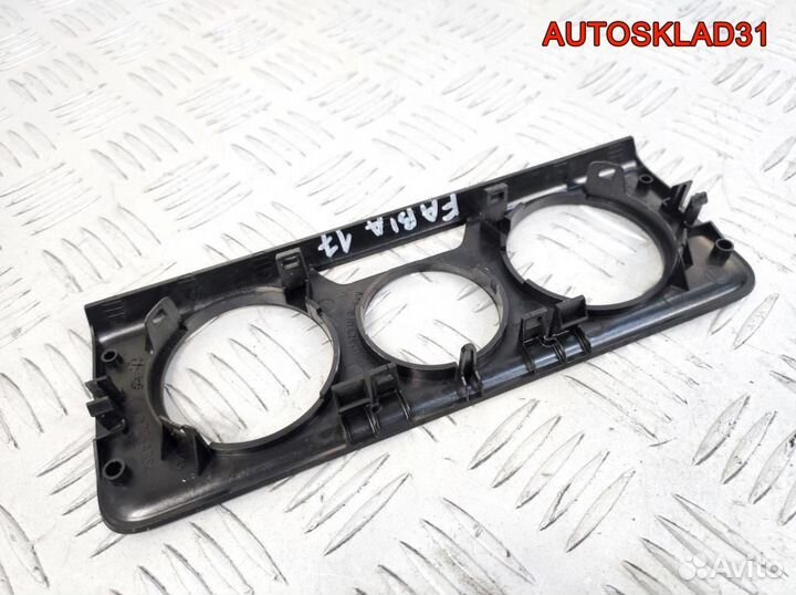 Накладка декоративная Skoda Fabia 6V0819075