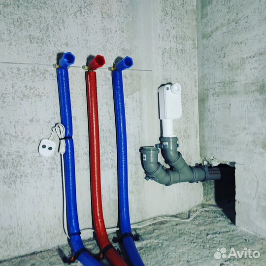 Сантехник. Услуги сантехника. Монтаж труб Rehau