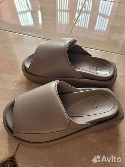 Новые сандалии Италия кожа