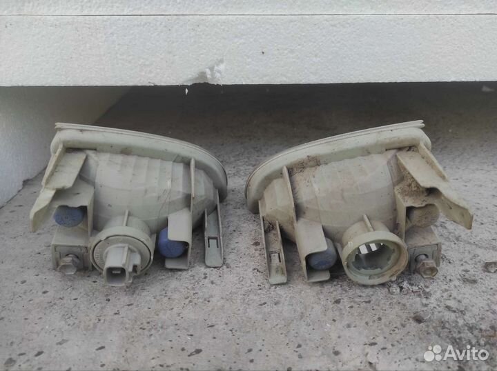 Поворотник в бампер Toyota aqua