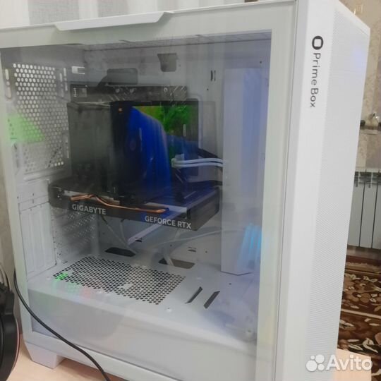 Игровой корпус для пк.Белый