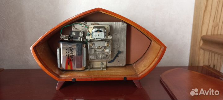 Часы настольные энергия