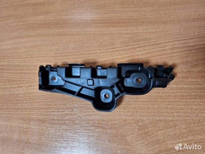 Кронштейн бампера передний левый Renault Logan L8