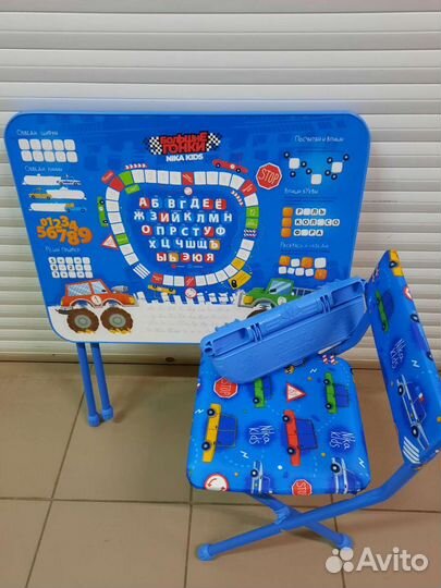 Столик со стулом и пеналом детский