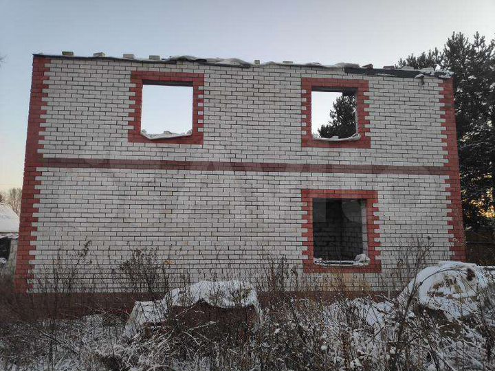 Дом 10 м² на участке 1 сот.