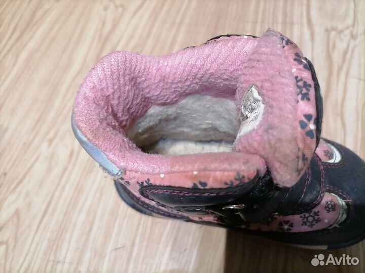 Обувь детская 22 размера отдам пакетом