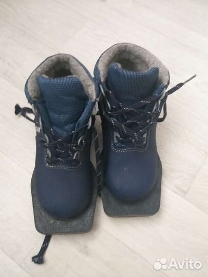 Лыжные ботинки