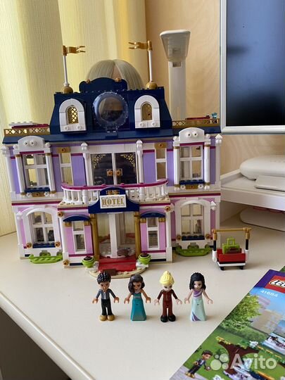 Lego Friends grand отель