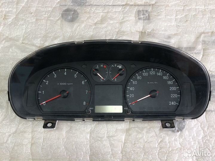 Щиток Панель приборов Hyundai Sonata 5 2.0 мт 2007