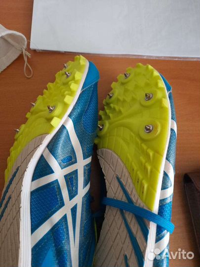 Шиповки для бега asics 44-45 р