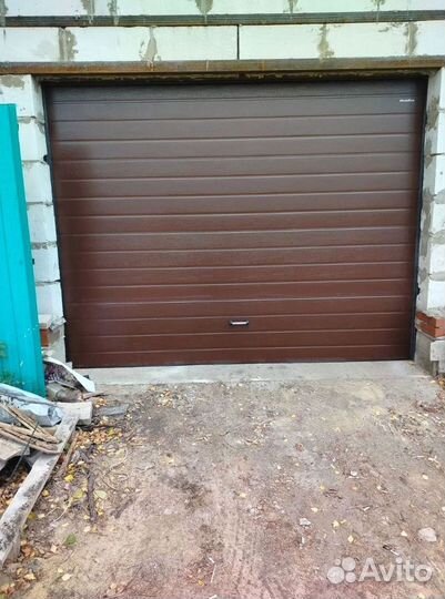 Секционные ворота