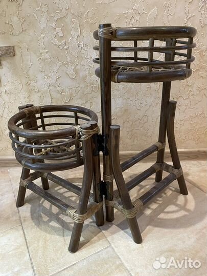 Подставка для цветов деревянная