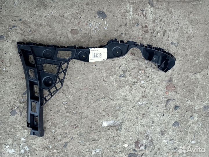 Кронштейн крепления бампера