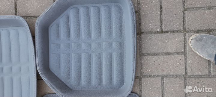 Автомобильные коврики универсальные