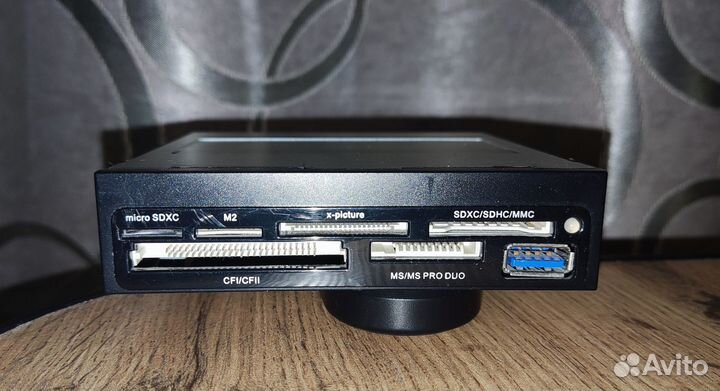 Внутренний картридер Ginzzu GR-156UBn с USB 3.0