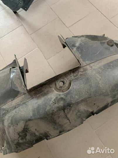 Renault Logan 2 (2014-19) передний левый подкрылок