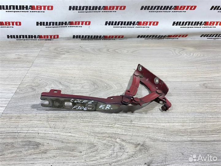 Петля капота правая VW Гольф 6