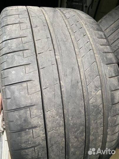 Pirelli P Zero 275/35 R22 и 315/30 R22 107Y