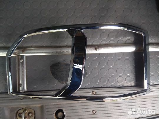 Хром накладки для оптики Toyota Hiace 200