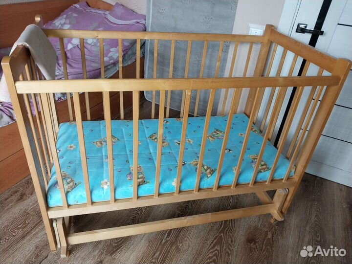 Продаётся детская кроватка