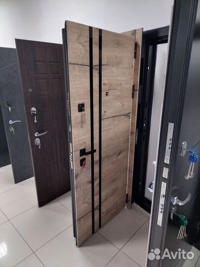 Дверь Входная