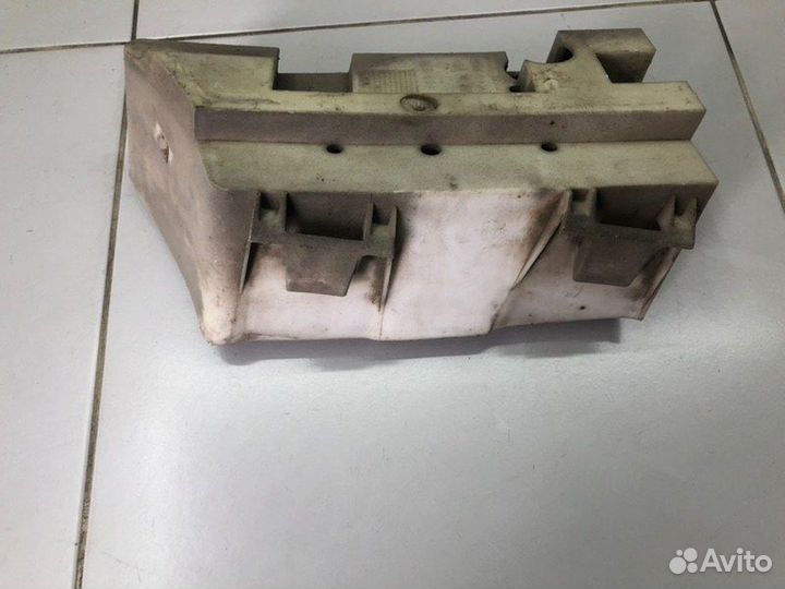 Усилитель бампера задний Renault Clio 2