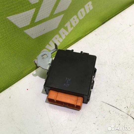 Блок управления центральным замком Тойота Королл