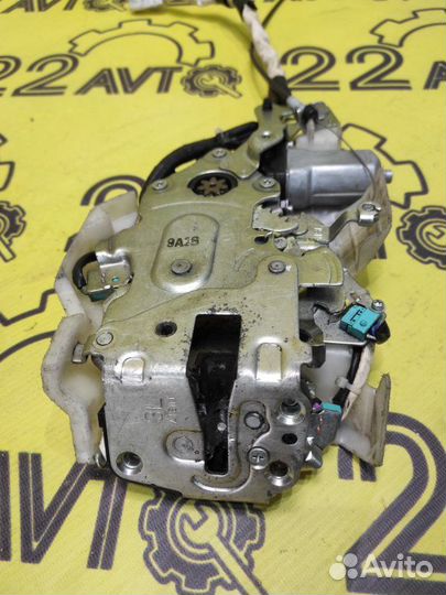 Замок двери задний левый Nissan Serena NC25 MR20DE