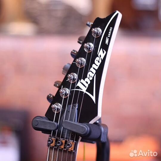 Электрогитара Ibanez S520 Weathered Black