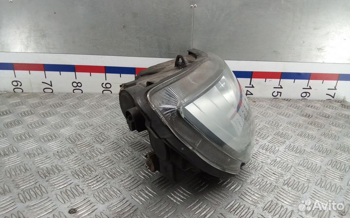 Фара правая Skoda Superb