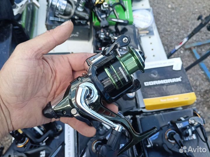 Катушки cormoran 2000шпуля с байтранером