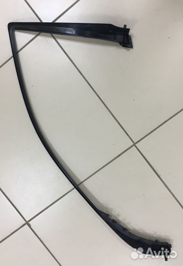 Накладка стекла передней левой двери Mercedes W211