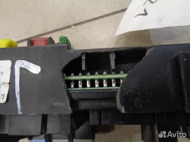 Блок предохранителей салонный Kia Rio 2005-2011