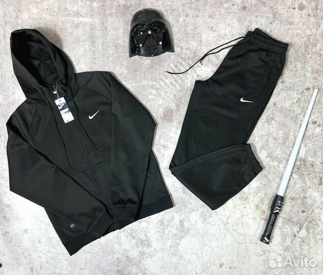 Спортивные костюмы Nike