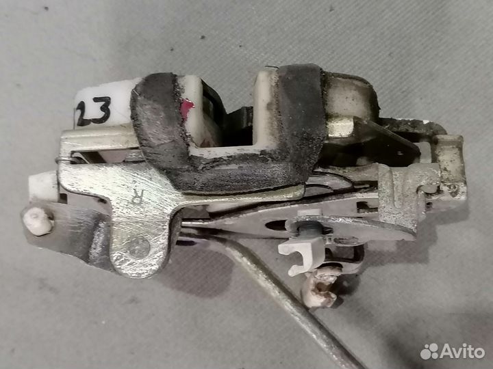 Замок двери правой Mazda 323 BF 1.5 E5 1980-1989