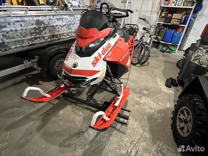 BRP Ski-Doo Summit X Expert 165 850 E-tec