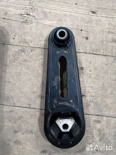 Опора двигателя задняя Nissan tiida