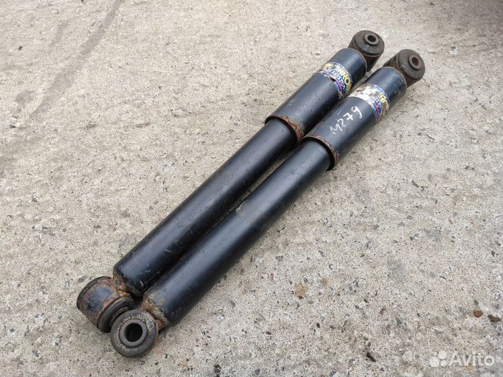 Амортизаторы задние на Opel Signum