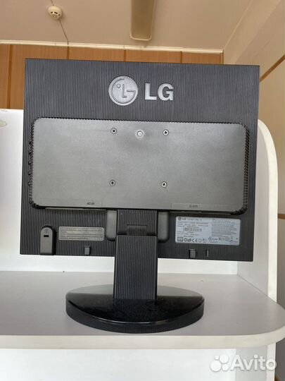 Монитор LG flatron L1753S