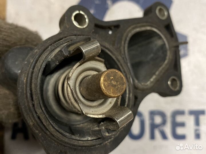 Фланец охлаждения Ford Focus 2 1.6 4M5G6L721GB